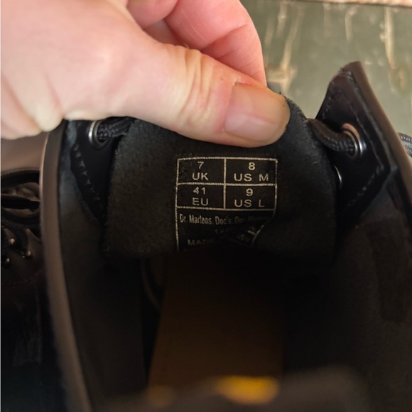 Dr. Martens 1460 Originals 8-Eye, Unisex, Black Leather Size 9 Womens EU 41 - Picture 9 of 10